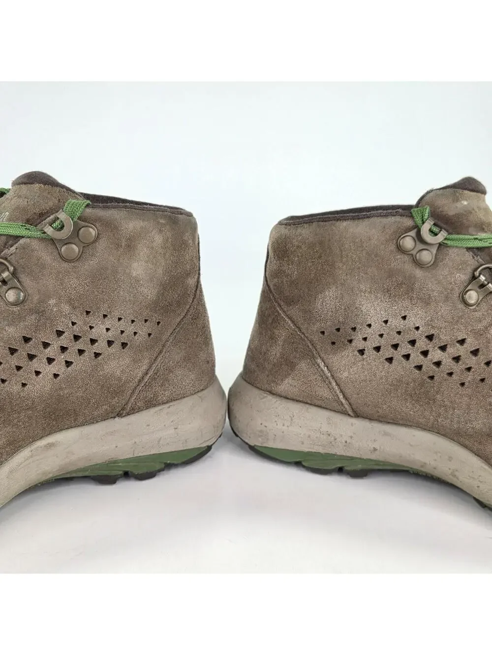 Danner Women's Inquire Chukka Boots US 7 Brown Suede waterproof hiking boot